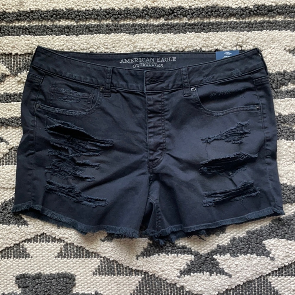 NWT BLACK AE TOMGIRL SHORTS
